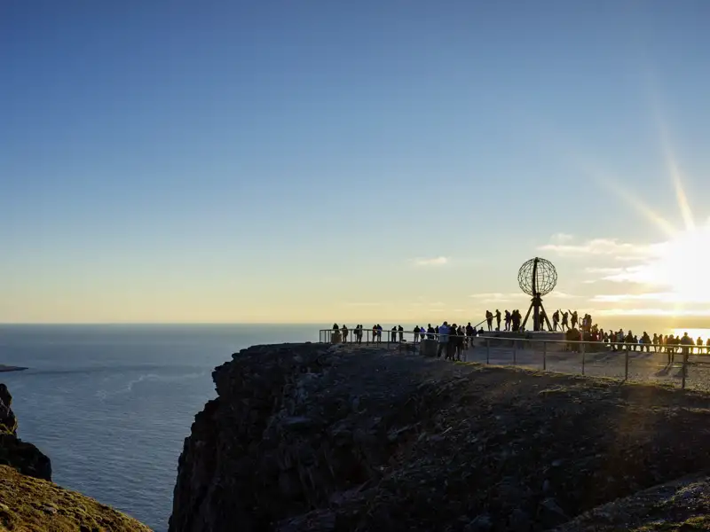Au Ihrerer Reise sehen wir das Nordkap, den nördlichsten Punkt des europäischen Festlands.