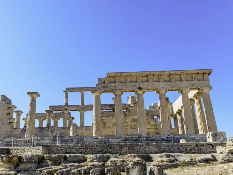 Ein Tagesausflug führt auf dieser YOUNG LINE TRAVEL Silvesterreise auch zur Insel Ägina mit dem antiken Aphaiatempel