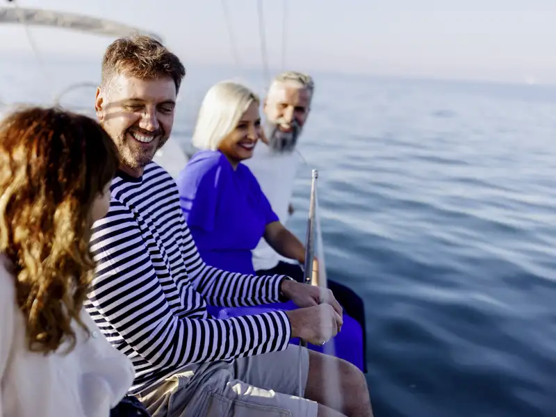 Kommen Sie an Bord und setzen Sie die Segel für eine unvergessliche Segelwoche.