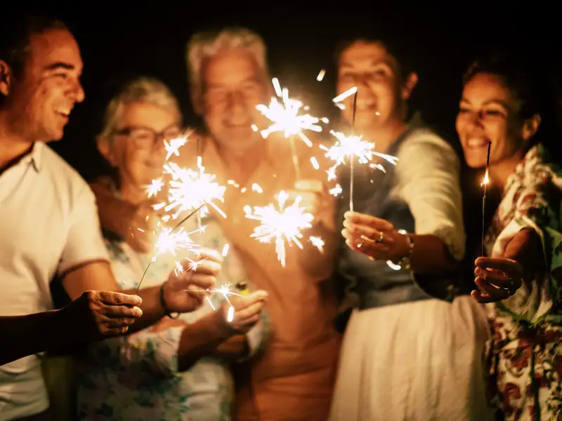 Bei Ihrer Reise in Athen feiern Sie gemeinsam mit Ihrer Reisegruppe  in das neue Jahr hinein.