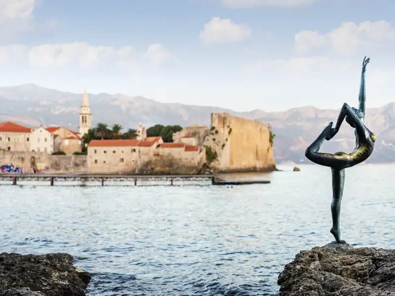 Bei Ihrer Reise genießen wir einen Tag in Budva, Montenegro. Erkunden Sie die Altstadt, die von einer fast vollständig erhaltenen Mauer umgeben ist.