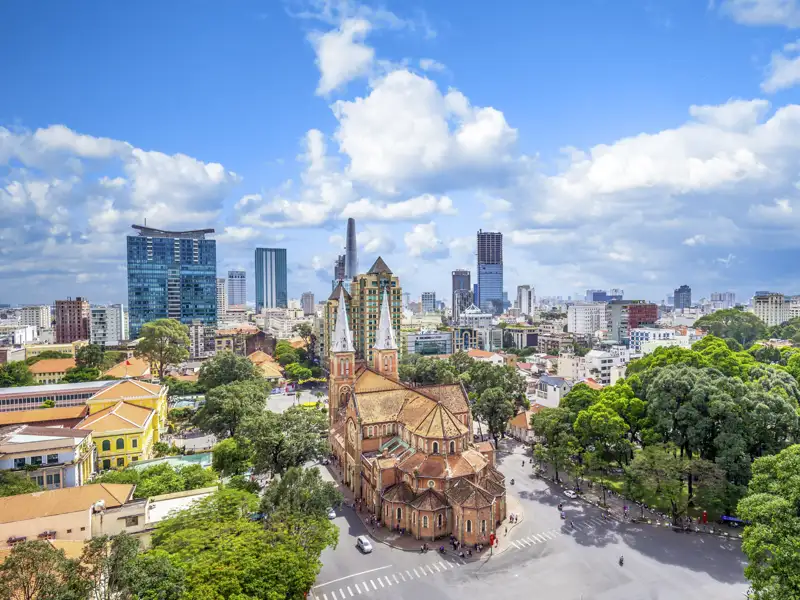 Bei Ihrer Reise durch Vietnam besuchen Sie die Multikulti-Metropole Ho Chi Minh City, auch bekannt unter ihrem alten Namen Saigon.