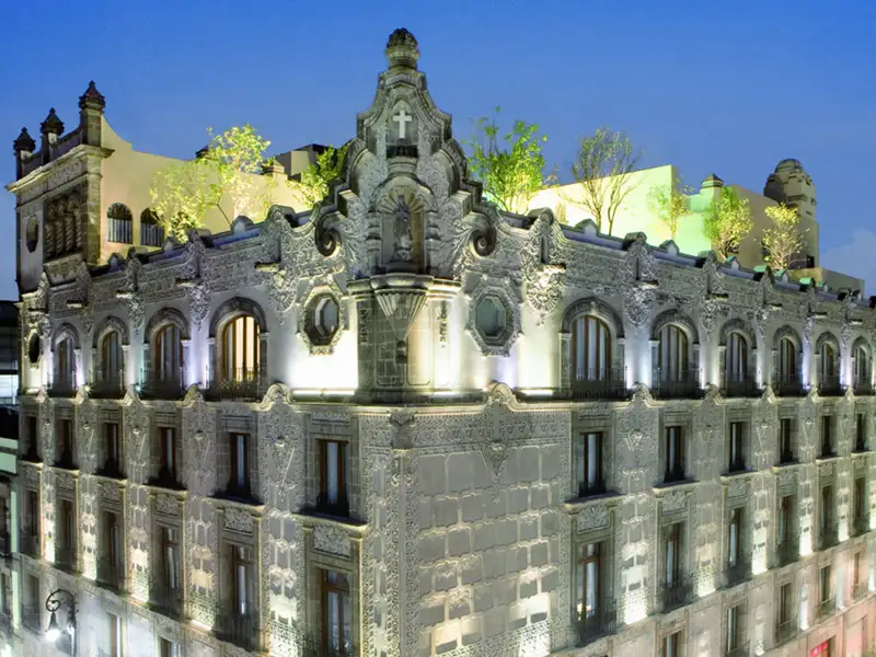 Wir übernachten im Hotel Hampton Inn & Suites in Mexiko Stadt