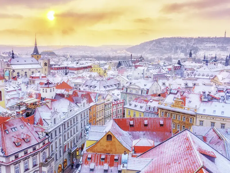Von Schnee leicht gezuckert empfängt uns das winterliche Prag auf unserer YOUNG LINE TRAVEL Reise