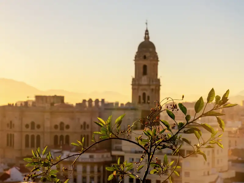 Auf unserer Rundreise durch Andalusien können Sie Málaga mitsamt der vielen Sehenswürdigkeiten, wie der Kathedrale besuchen.