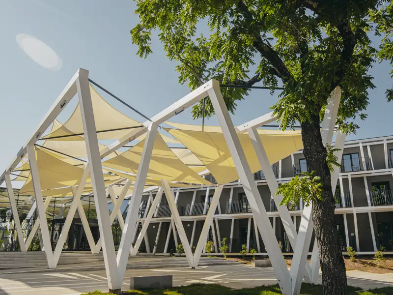 Auf unserer Maro Polo Top Preis Reise nach Slowenien übernachten wir im schön gestalteten Hotel Maestoso in Lipica.