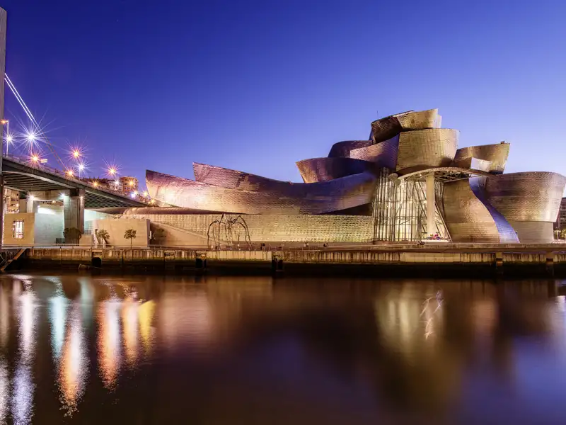 Bei Ihrer Reise durch Spanien besuchen wir auch das moderne Guggenheim-Museum.