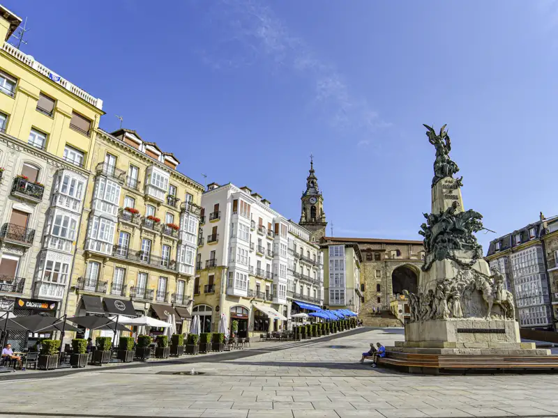 Auf Ihrer Rundreise durch Spanien machen wir Halt in Vitoria-Gasteiz, der Hauptstadt des Baskenlandes, wo wir durch die mittelalterliche Altstadt spazieren werden.
