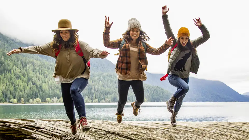 Auf unserer YOUNG LINE Rundreise entdecken wir alle kanadischen Klassiker von Calgary bis Vancouver.