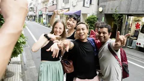 Auf dieser Rundreise mit YOUNG LINE durch Japan in der Gruppe unter anderem Hiroshima und Kyoto erkunden und dann großes Finale in der Megametropole Tokio.